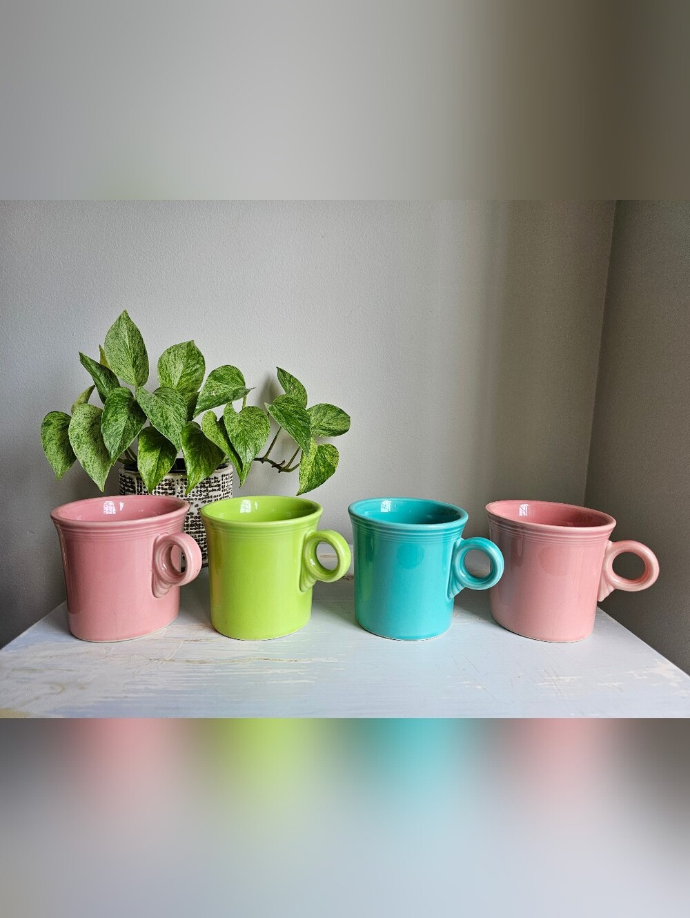 FIESTAWARE vintage set of 4 colourful Tom & Jerry mugs with ring handles
